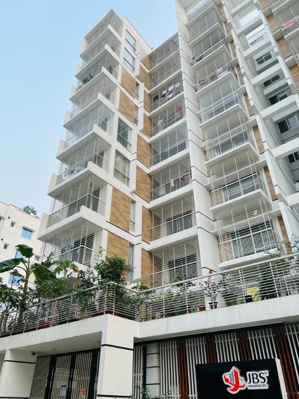 Exclusive 2130 SFT Apartment + 120 SFT Car parking Flat for sale
