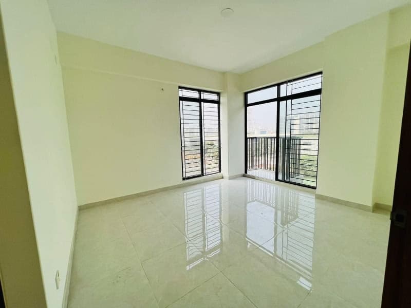 2115 sft  Flat For Sale Bashundhara R/A
