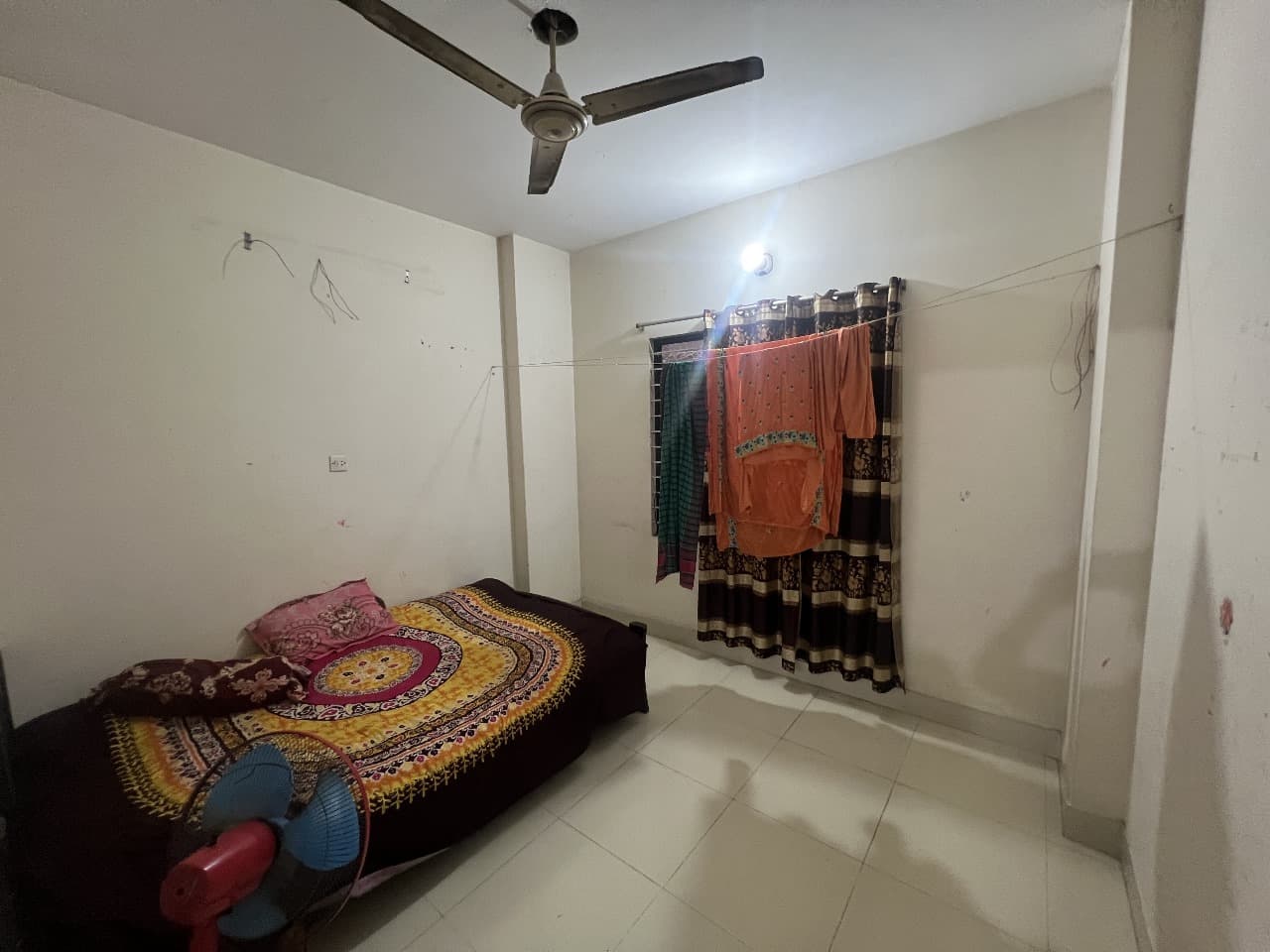 Flat rent in Mohammadpur tajmohol Road from October month.